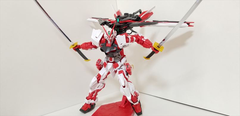 ☆完成品ジャンク☆ 1/100 MG ガンダムアストレイ レッドフレーム改